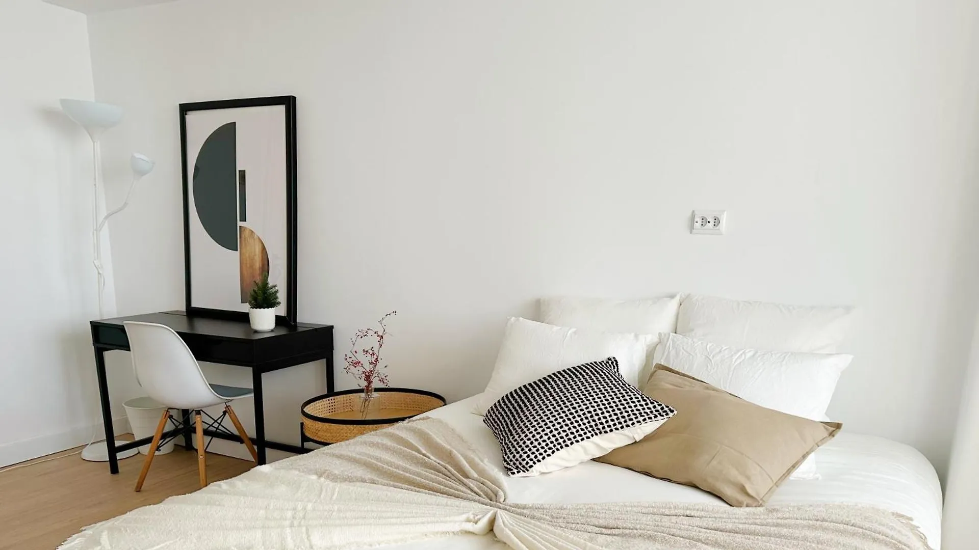Soar Home I Urban Nest - Near Airport & Green Park Lisbon