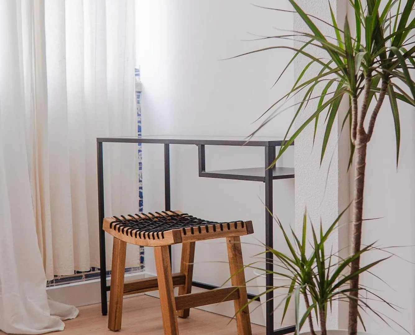 Soar Home I Urban Nest - Near Airport & Green Park Lisbon Homestay