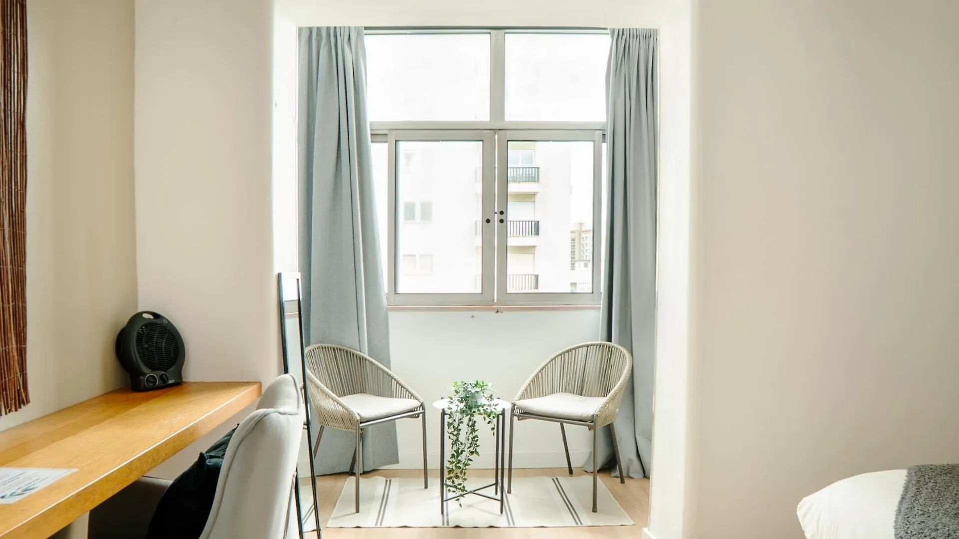 Soar Home I Urban Nest - Near Airport & Green Park リスボン ホームステイ