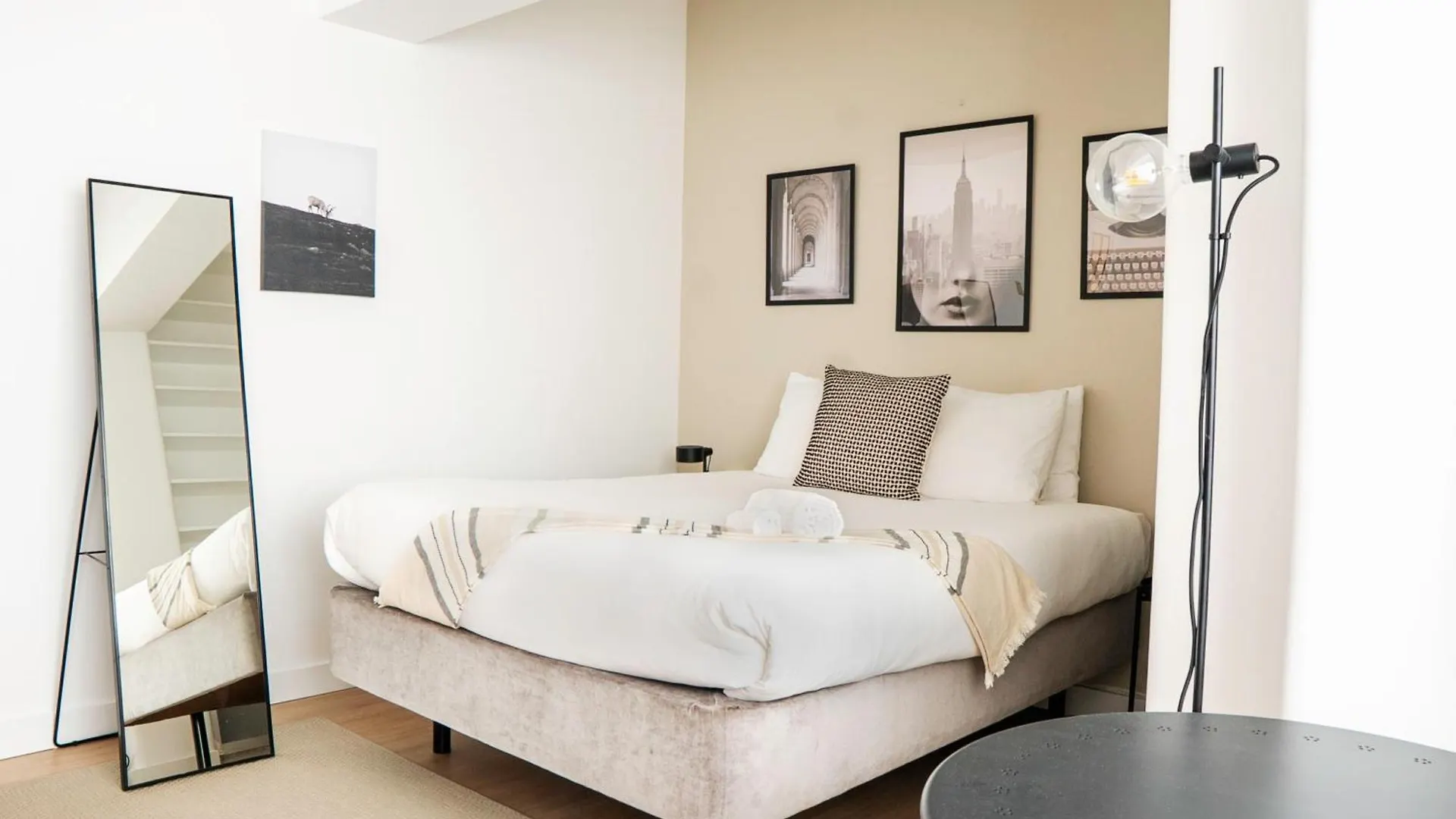 Soar Home I Urban Nest - Near Airport & Green Park リスボン ポルトガル