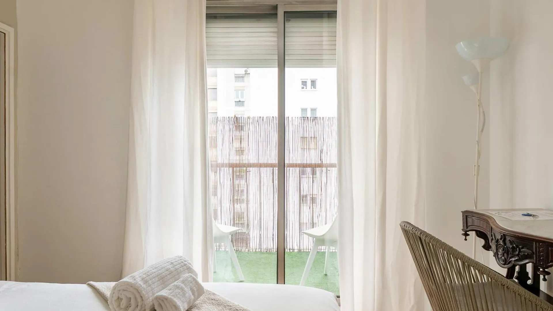 Soar Home I Urban Nest - Near Airport & Green Park Lisbon Homestay