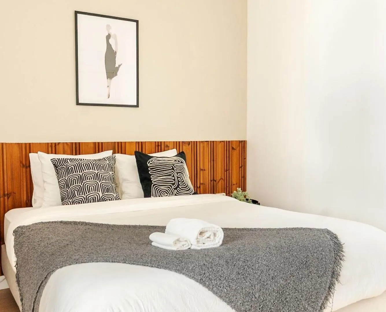 Homestay Soar Home I Urban Nest - Near Airport & Green Park Lisbon Portugal