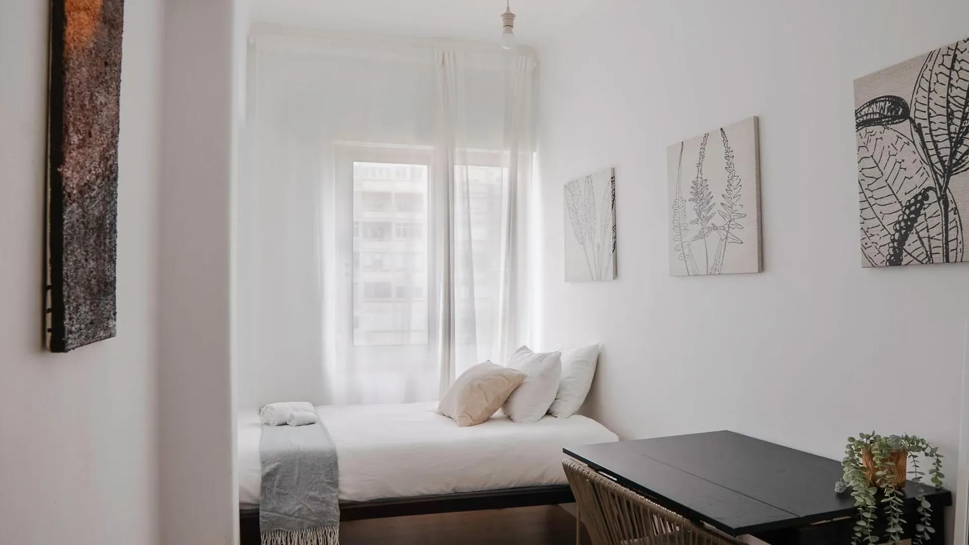 Soar Home I Urban Nest - Near Airport & Green Park Lisbon Portugal